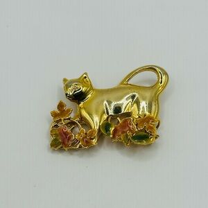 Vintage Gold Tone Cat Brooch With Enamel Leaves